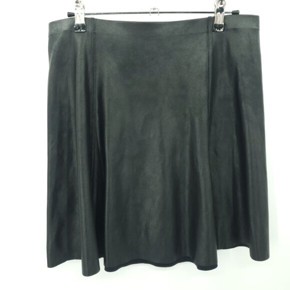 SPANX Faux Leather Skater Skirt M Black 50156R - Picture 2 of 15